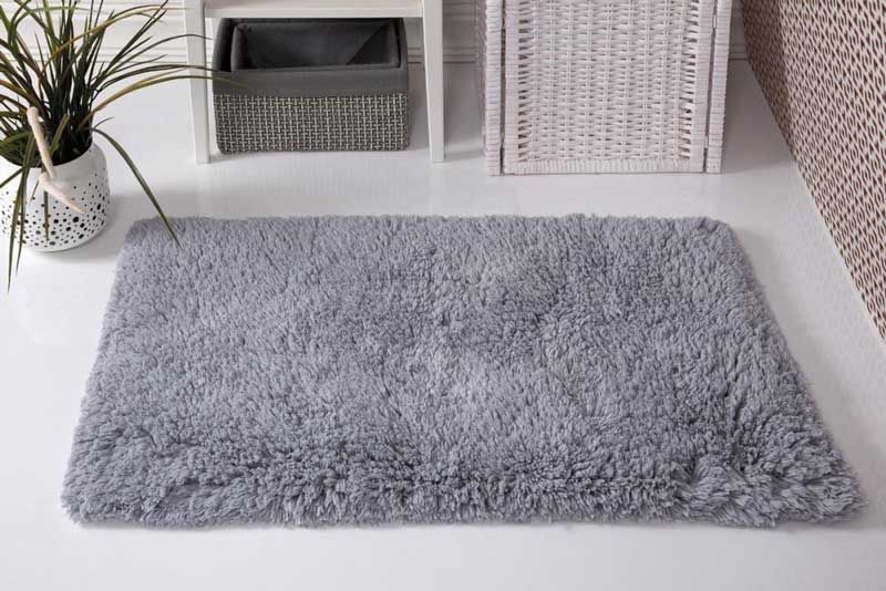 Серый ковер шегги в современном интерьере